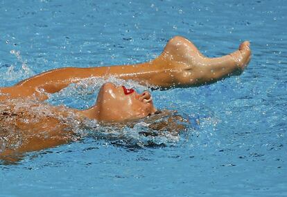Detalle de la nadadora española, Ona Carbonell, durante su solo de rutina libre en la ronda preliminar del Campeonato Mundial de Natación en Kazan, Rusia.
