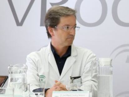 El médico José Miguel Cisneros, portavoz del grupo de seguimiento, asegura que la epidemia “no está cerrada, pero sí estable”