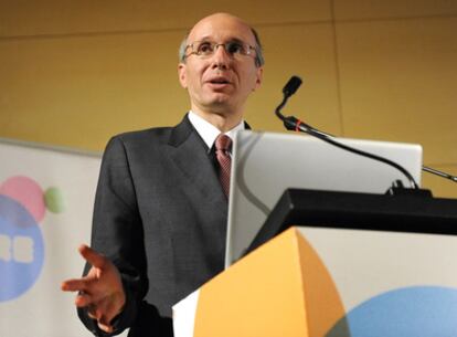 El profesor de Harvard y pediatra Aaron Bernstein, durante su conferencia en Barcelona.