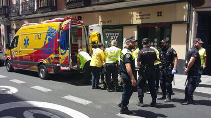 Polic&iacute;as municipales y nacionales en una imagen de archivo.