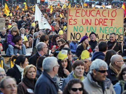 Manifestaci&oacute;n contra la &#039;ley Wert&#039; y los recortes en Valencia. 