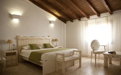 Habitación del hotel Arohaz, en Zahora (Barbate).