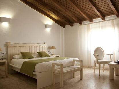 Habitación del hotel Arohaz, en Zahora (Barbate).