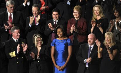 La primera dama estadounidense, Michelle Obama, recibe una ovación a su llegada al Congreso de EEUU.