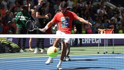 Alcaraz, durante la exhibición de este sábado en la Arthur Ashe de Nueva York.