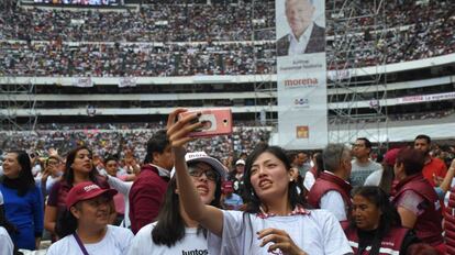 Seguidores de López Obrador, en el mítin de final de campaña de junio.