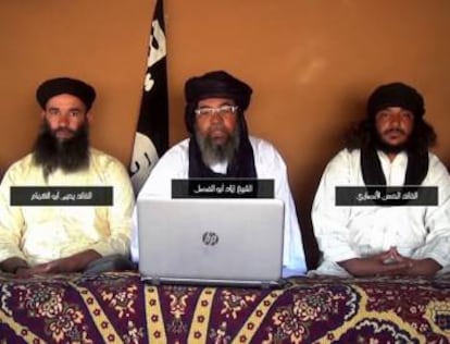 Fotograma del vídeo en el que los líderes sellan su alianza.