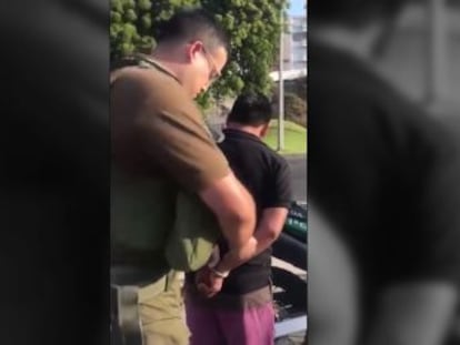 Un vídeo muestra el momento en que el carabinero explica al arrestado que ha incurrido en un delito de cohecho