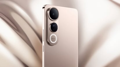 Artículo de EL PAÍS Escaparate que analiza el móvil vivo 50 Lite 5G y cuya carga se completa en menos de una hora.
