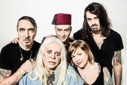 P-Orridge, centro, y sus Psychic TV