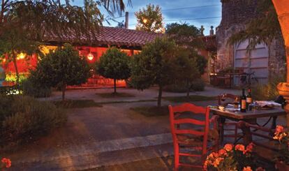 Restaurante El Regajal de la Cruz.