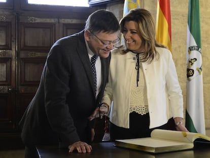 El presidente valenciano, Ximo Puig, con su h&oacute;mologa andaluza, Susana D&iacute;az, en el Palau de la Generalitat.