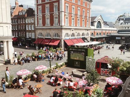 Visualización pública de Wimbledon en Covent Garden, Londres, Inglaterra.