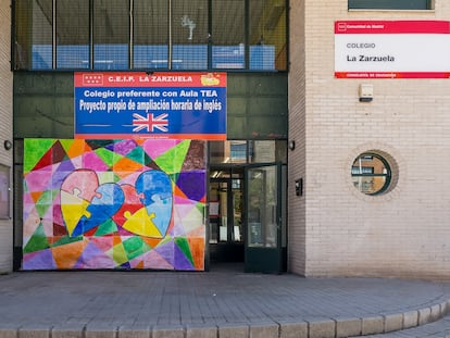 Fachada del colegio La Zarzuela de Torrejón de Ardoz, uno de los 700 centros preferentes con aula TEA.