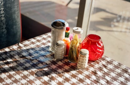 ‘Sin título’ (ca. 1983-1986), de William Eggleston. Cortesía de Eggleston Artistic Trust y de David Zwirne.