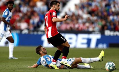 Rubén Pérez se lanza ante Beñat.