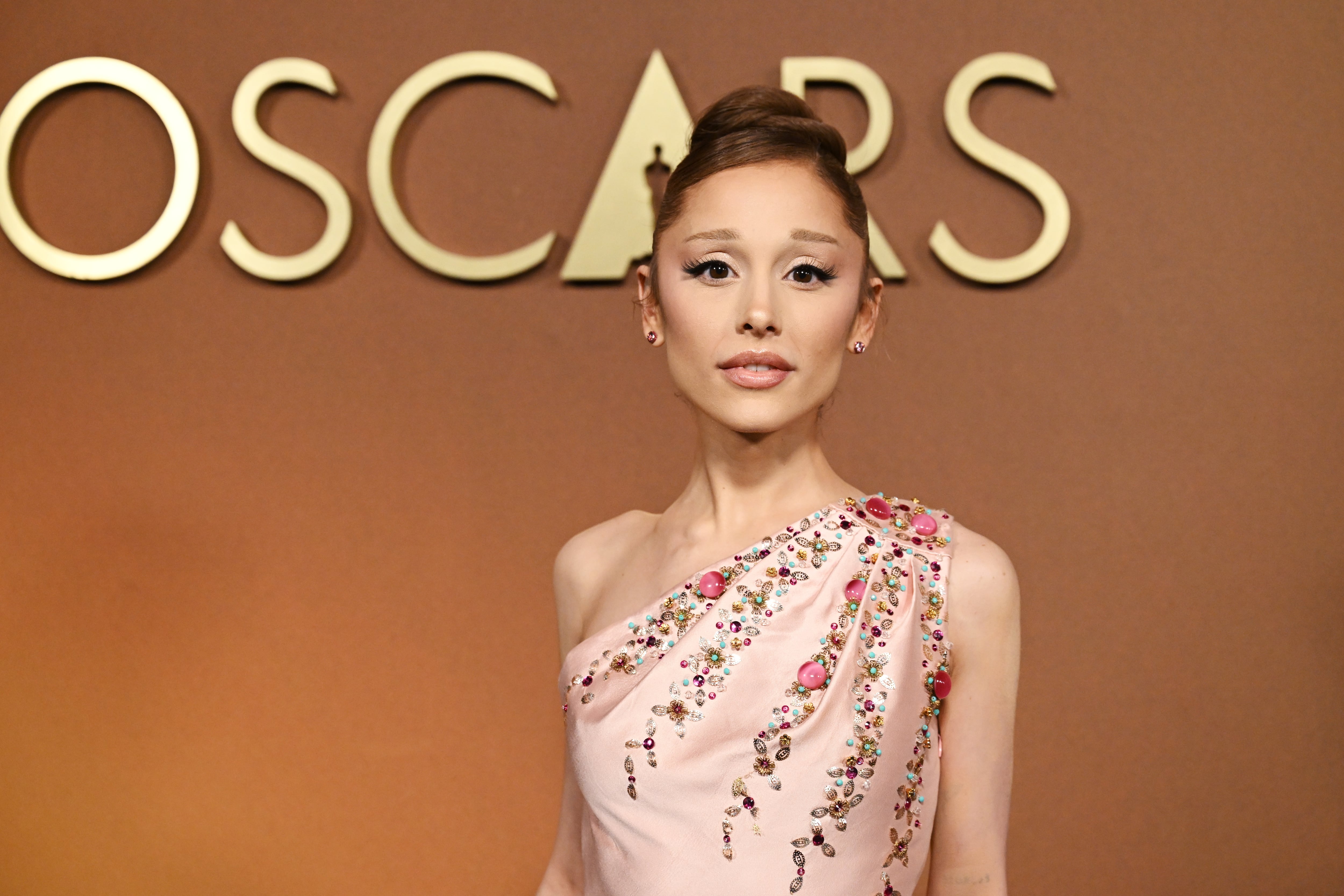 Nove giorni di carcere per l'Australiano che ha tentato di abbracciare Ariana Grande a Singapore