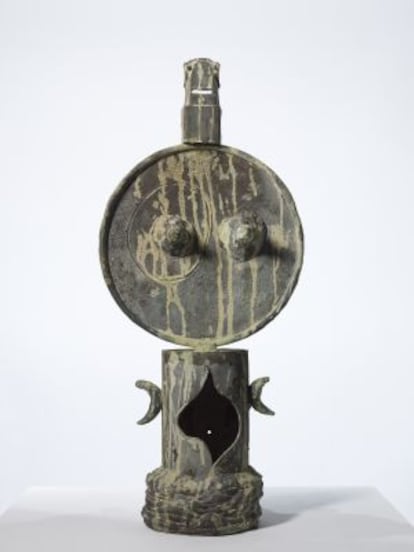 'Mujer', escultura de Miró de 1970 creada con objetos encontrados por el pintor y fundidos en bronce.