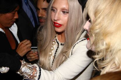 Lady Gaga inaugura su Workshop en Barneys en NY