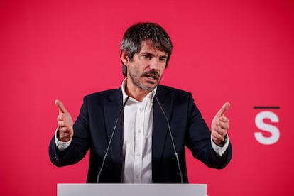 MADRID (ESPAÑA), 23/06/2025.- El ministro de Cultura y portavoz de Movimiento Sumar, Ernest Urtasun durante una rueda prensa celebrada este lunes en la sede del partido. EFE/ Daniel González