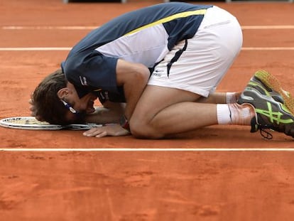 Robredo celebra su triunfo ante Almagro. 