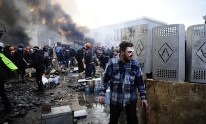 Um ferido na região dos protestos no centro de Kiev nesta quarta-feira.