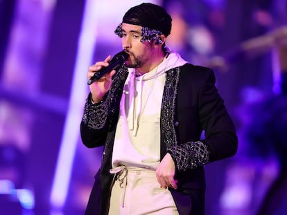 Bad Bunny durante un ensayo para los Billboard Music Awards, en el Dolby Theater de Los Ángeles en octubre de 2020