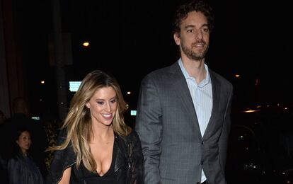 Pau Gasol y Catherine McDonnell en Los Ángeles en febrero de 2018.