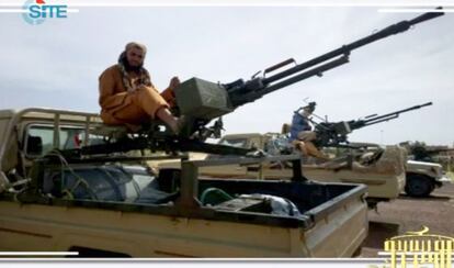Miembros del AQMI en una captura obtenida de un foro yihadista por Site.