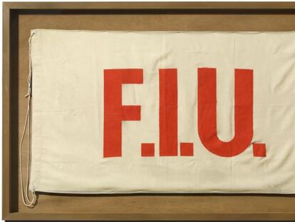 La bandera F.I.U. de Joseph Beuys (1985), obra de la colecci&oacute;n Macba. 