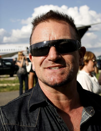 El cantante irlandés Bono, líder de la banda U2