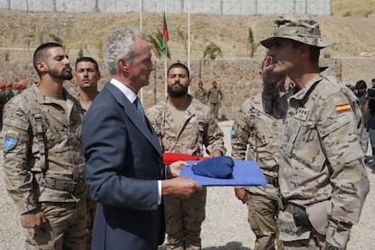 Spanish Defense Minister Pedro Morenés hands over security of the Badghis region to the Afghan National Army in 2013.