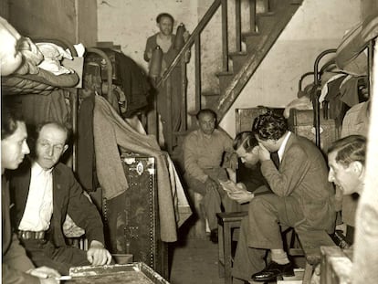 Refugiados en el barrio de Hongkew o Hongkou, residencia habitual de muchos judíos en Shanghái. Imagen fechada en abril de 1946.