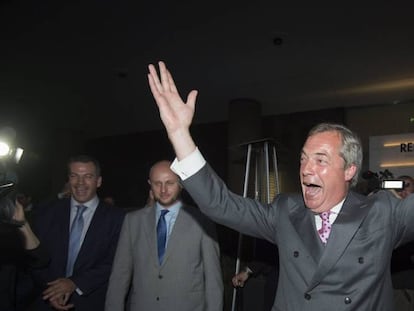 Nigel Farage celebra el resultat.