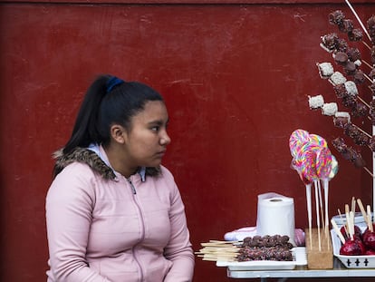 Vender dulces para pagar la universidad