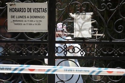 Exterior de la residencia de Mayores San Marcos en San Martín de la Vega, Madrid, el 6 de agosto. En esta residencia se registró un brote de coronavirus con 47 casos, entre ellos un fallecido.