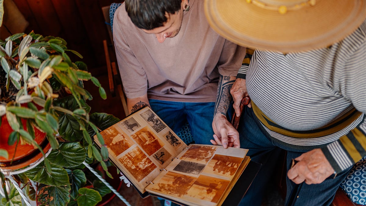 El regalo más original de Amazon para hijos, amigos o familia: un álbum de fotos que parece un libro de aventuras