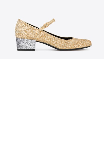 Estas bailarinas de Saint Laurent ya se han convertido en verdadero objeto de deseo. Cuestan 545 euros.