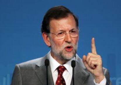 Rajoy comparece ante los medios.