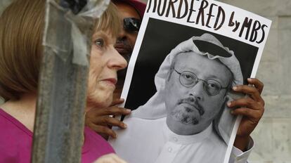 Protesto em frente à Embaixada saudita em Washington depois do desaparecimento de Jamal Khashoggi