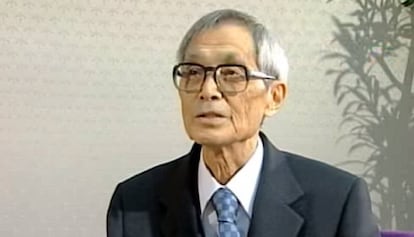 Hirotugu Akaike durante una entrevista tras recibir el Premio Kioto en 2006