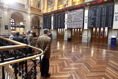 Patio de operaciones de la Bolsa de Madrid en una  jornada del mes de  febrero.