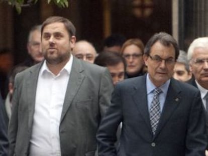 Oriol Junqueras y Artur Mas, tras una reuni&oacute;n en la Generalitat de Catalu&ntilde;a.