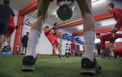 El gimnasio de Mareo es modesto, el club espera ampliarlo cuando el primer equipo suba a Primera.