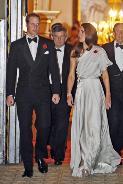 Los duques Guillermo y Catalina de Cambridge, en el palacio de Saint James, en Londres, el 10 de noviembre de 2011