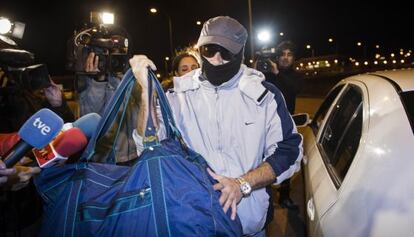 Pedro Luis Gallego, conocido como el violador del ascensor, a su salida de la prisión de Alcalá Meco (Madrid).