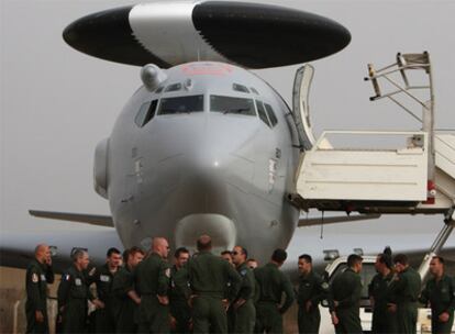 Un AWACS francés tras regresar de una misión de reconocimiento.