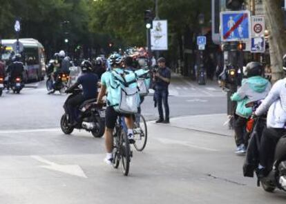 Protesta de trabajdores de Deliveroo, la semana pasada en Par&iacute;s. 