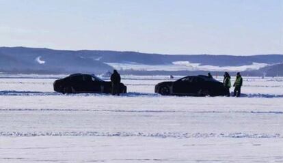 Coche de Xiaomi en la nieve