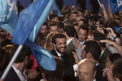 El presidente del PP, Pablo Casado, en el mitin de inicio de campaña electoral celebrado en Sevilla.